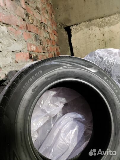 Viatti Strada Asimmetrico V-130 205/65 R15 94V