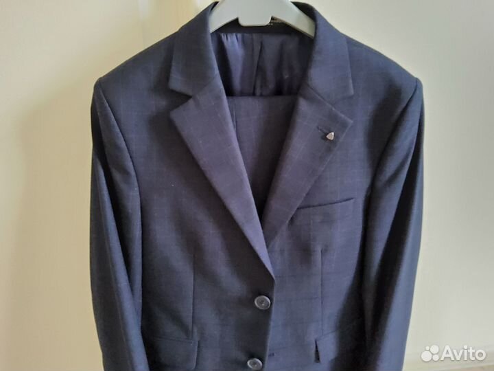 Продам костюм на мальчика. Alessandro Borelli