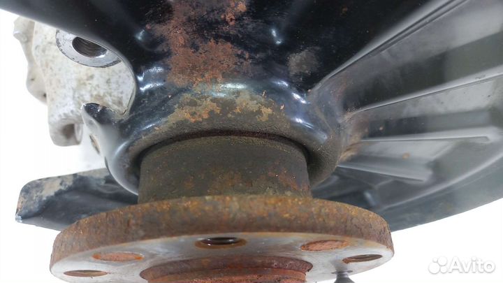 Кулак задний левый Volkswagen Tiguan 2