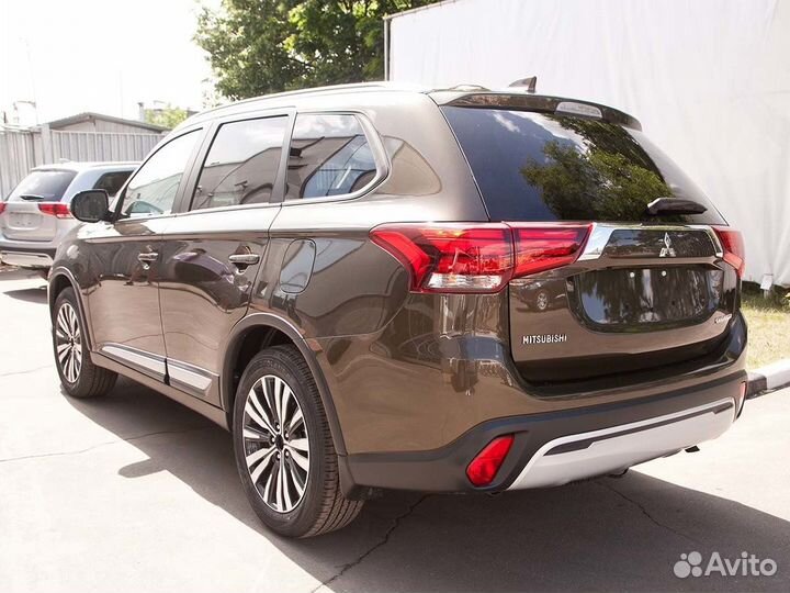 Mitsubishi Outlander, 2022