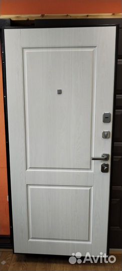 Дверь входная металлическая
