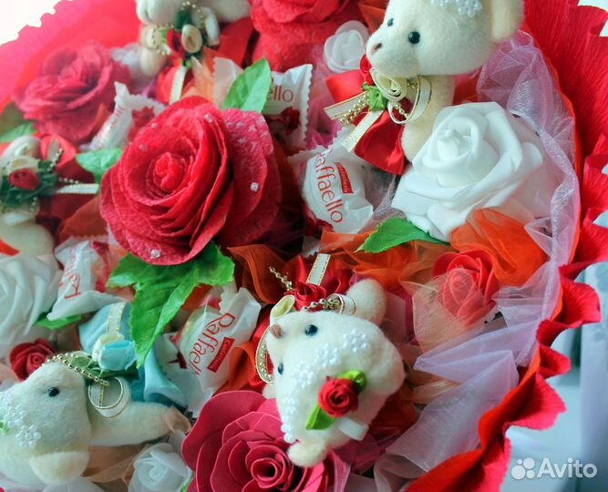 Букет из игрушек с конфетами 