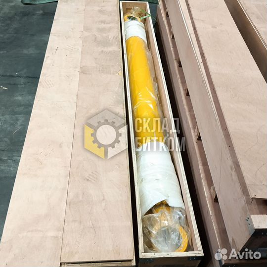 Гидроцилиндр стрелы Komatsu PC300-8