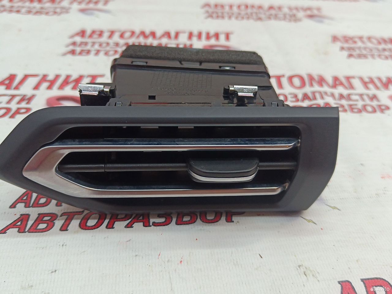 Дефлектор воздуховода левый Evolute I-PRO