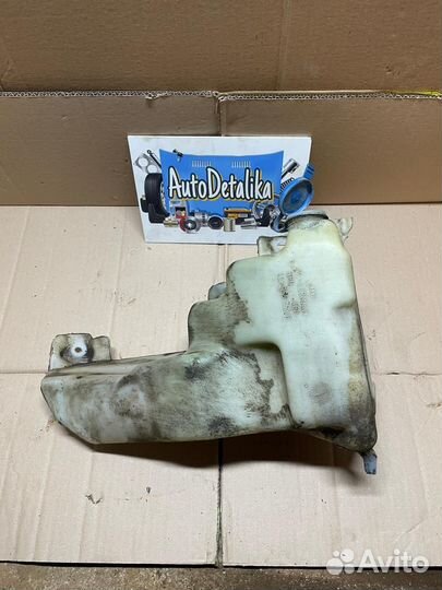 Бачок омывателя Audi 80 B3 1.8 PM 1991 г
