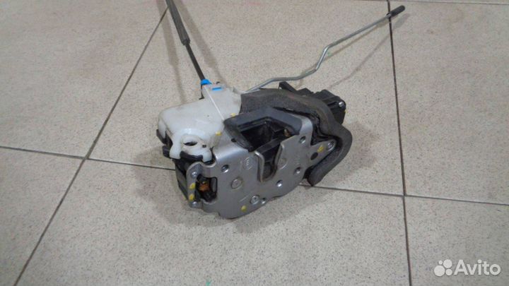 Замок двери передней правой Opel Astra J