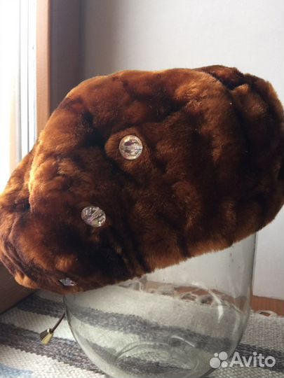 Шапка женская (берет) натуральный мех