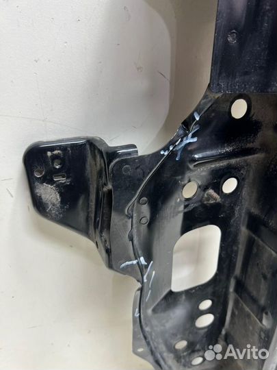 Рамка радиатора передняя Hyundai Solaris 2 2017