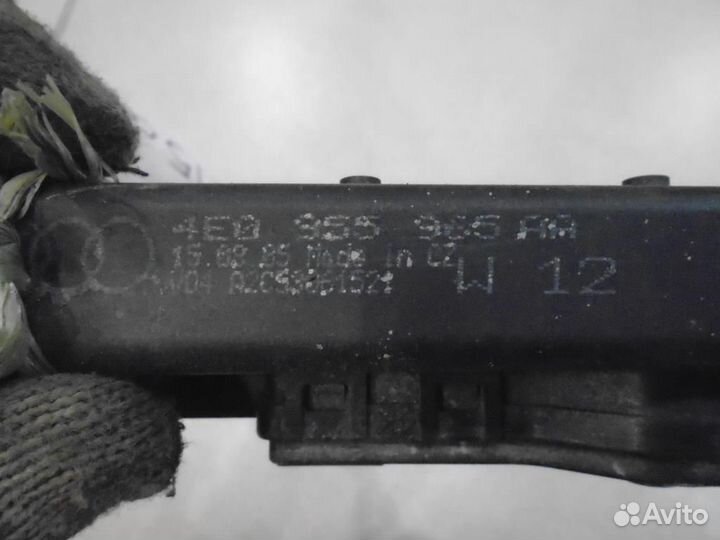 Форсунка-насос омывателя фар Audi A8 D3 2002-2010