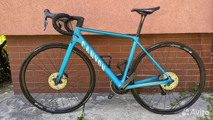 Canyon Ultimate CF SL 8 Disc Di2