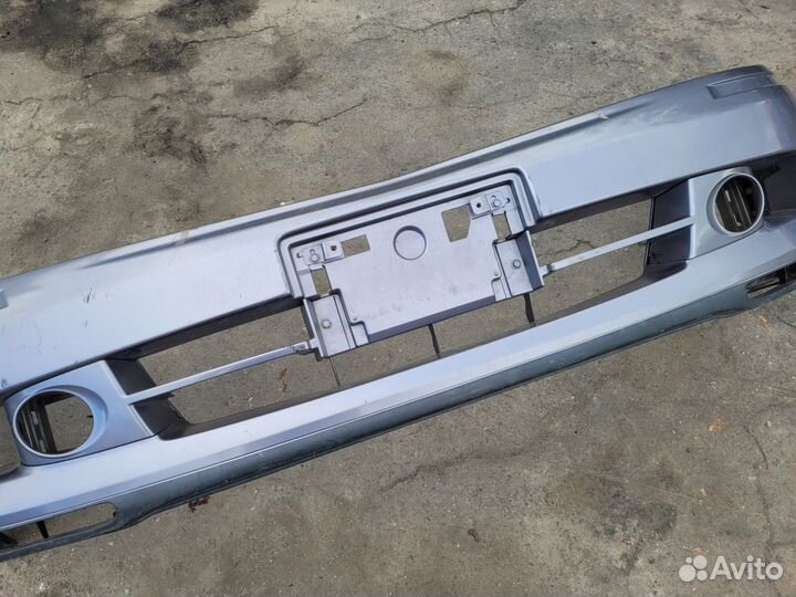 Бампер передний на Nissan Gloria Y34