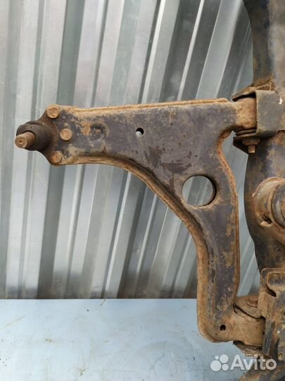 Рычаг пер. лев. Opel Vectra B