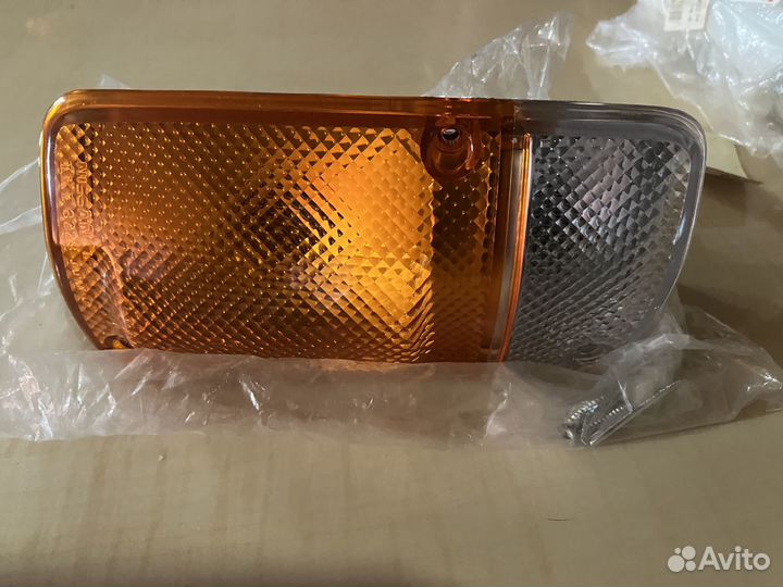 Продам поворотник левый на ниссан патрол