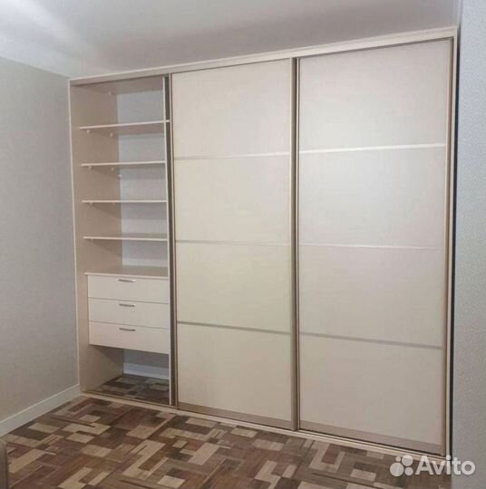 Шкаф распашной под ключ