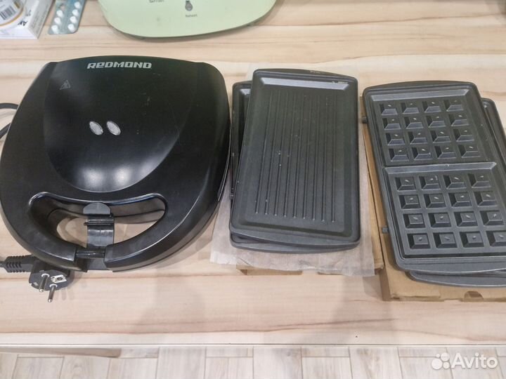 Мультипекарь (тостерница) Redmond RMB-611