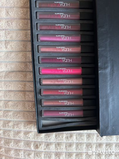 Палетка матовых помад