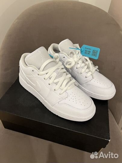 Nike air jordan 1 low white