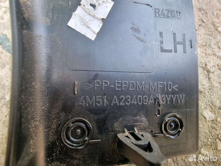 Крышка зеркала внутренняя левая Ford Focus 2