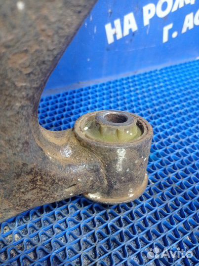 Передний правый рычаг Nissan Murano Z50