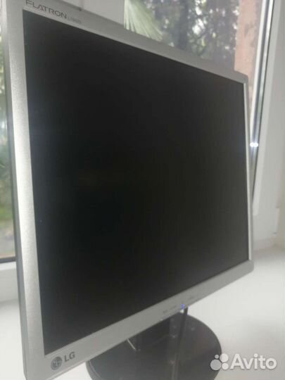 Монитор LG 19