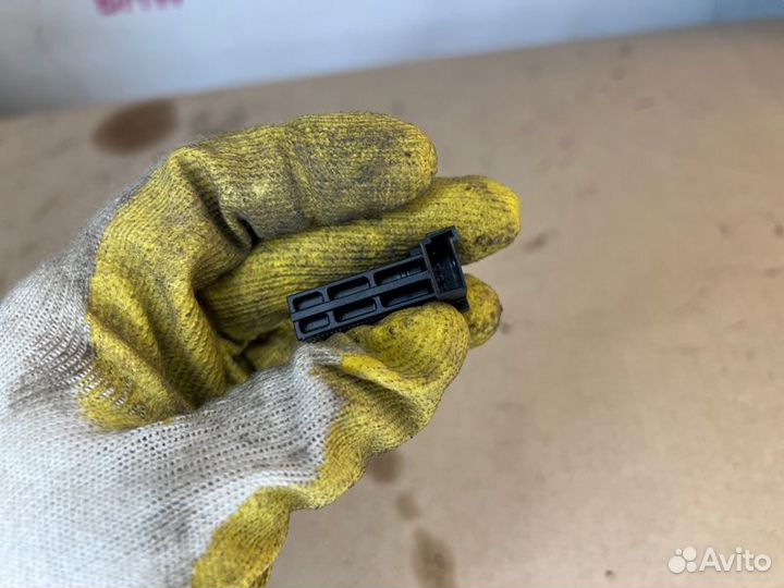 Выключатель Bmw 1-Series E87 N43B16 2010