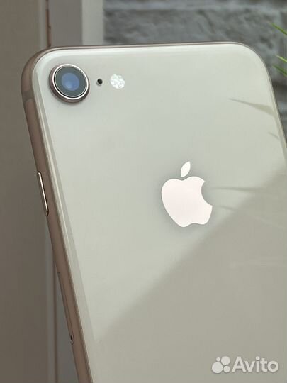 iPhone 8, 64 ГБ