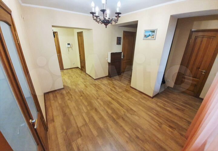 3-к. квартира, 102 м², 6/8 эт.