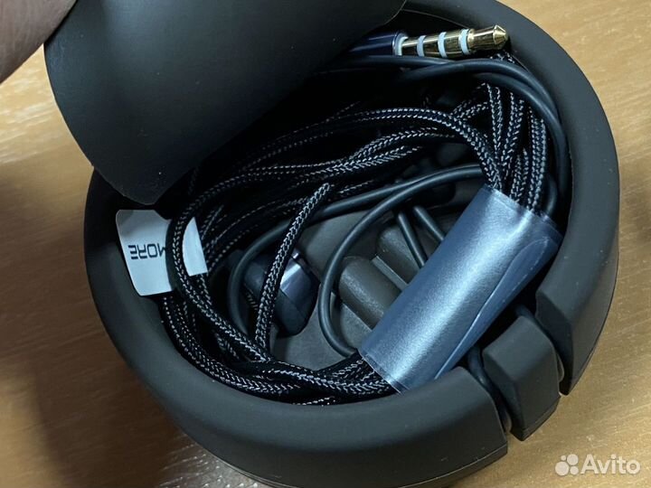 Наушники 1more Super Bass Earphones EO303