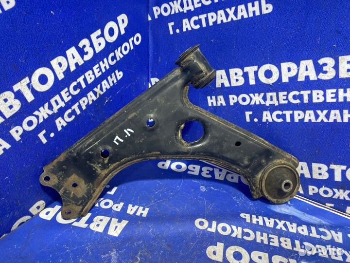 Передний левый рычаг Opel Corsa D купе A12XER 2011