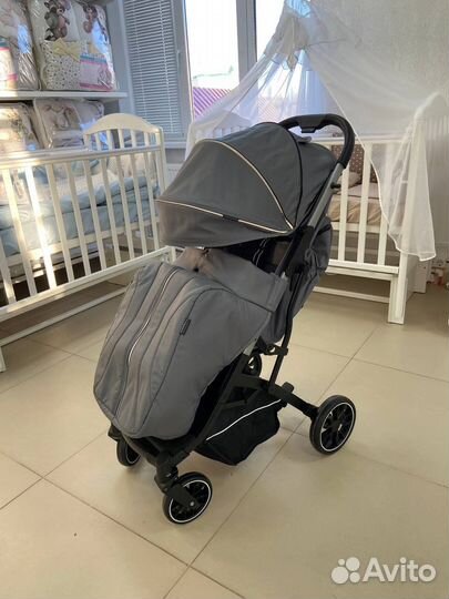 Прогулочная коляска Luxmom V3