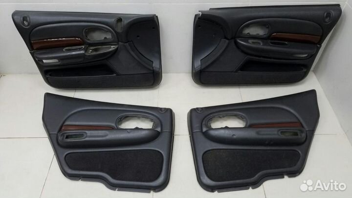 Обшивка карта двери комплект Chrysler 300M LR EGG