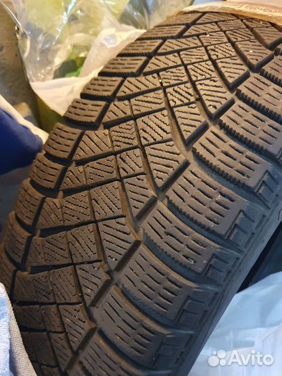 Pirelli Winter Ice Zero 215/60 R17
