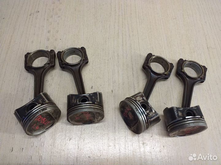 Поршень с шатуном Fiat Doblo 1.4