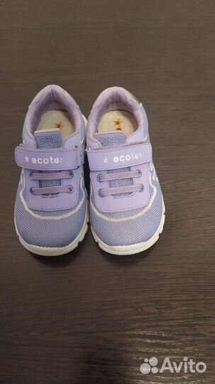 Кроссовки для девочки