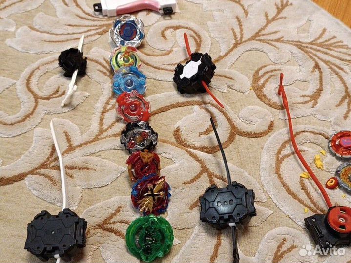 Beyblade burst волчки