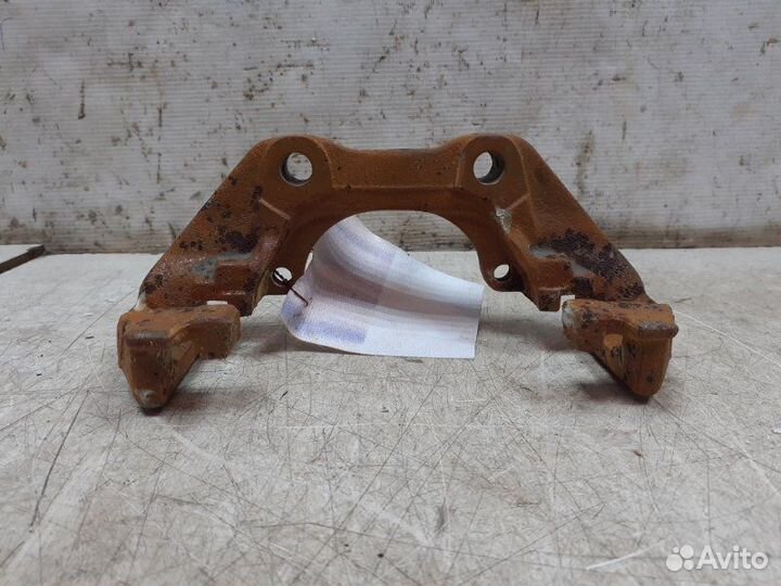 Скоба суппорта переднего