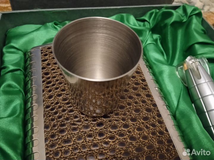 Фляжка из нержавеющей стали в наборе