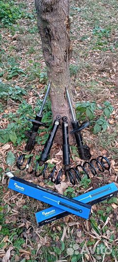 Комплект амортизаторов mando на KIA перед, зад