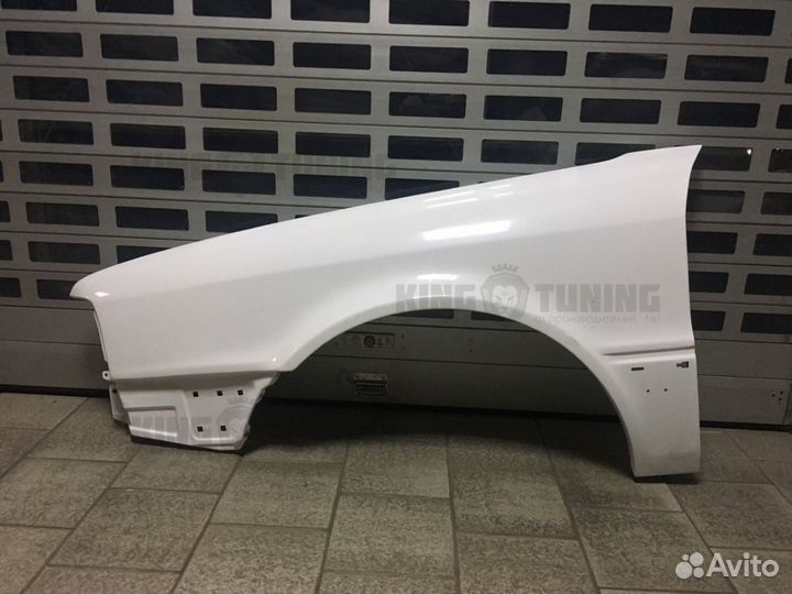 Пастиковые крылья ауди 80 б4