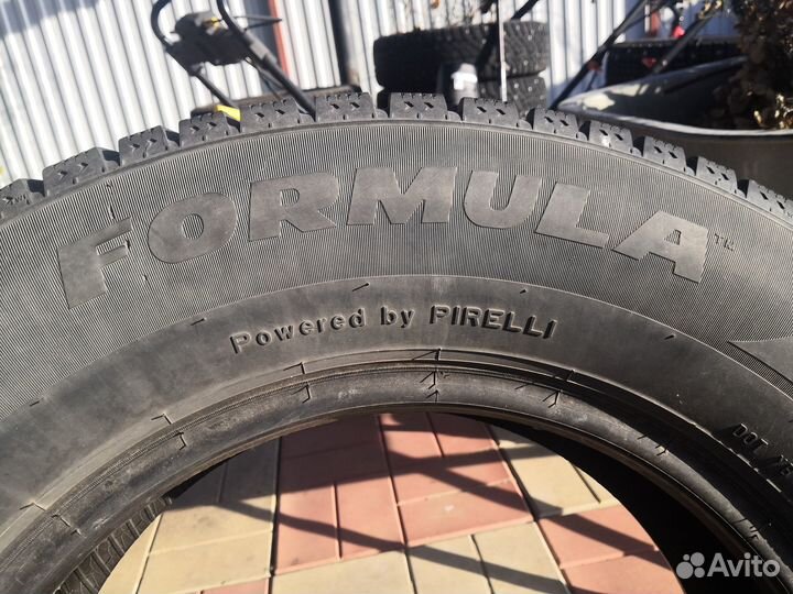 Pirelli Formula Ice 215/70 R16