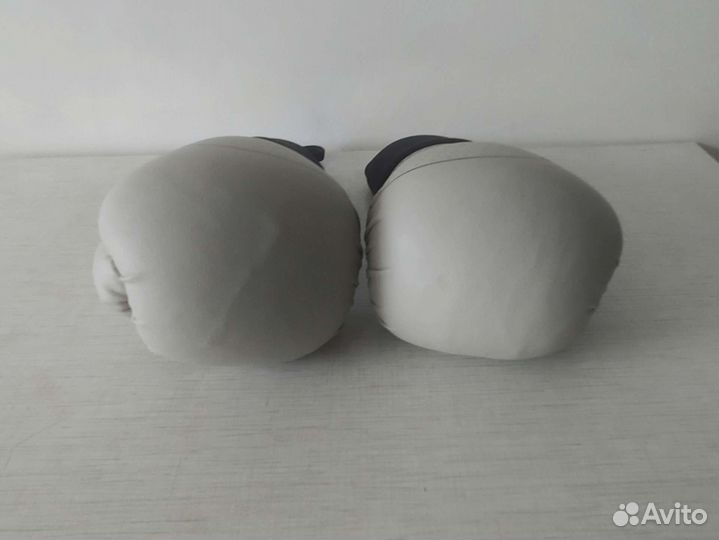 Боксерские перчатки 12 oz