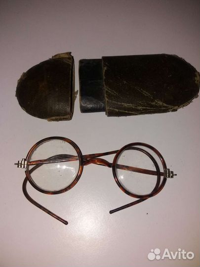 Очки стариные с очечником