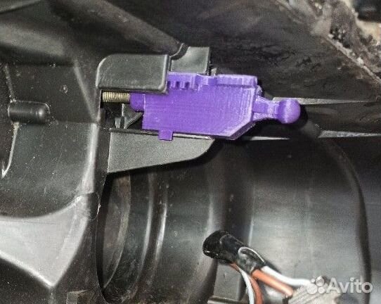 Каретка фары opel omega b (2 штуки)