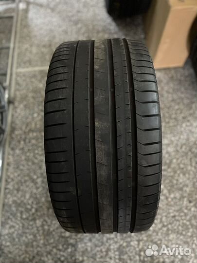 Pirelli P Zero 275/35 R22 и 315/30 R22