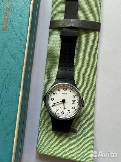 Часы заря 2014 А наручные СССР новые рабочие