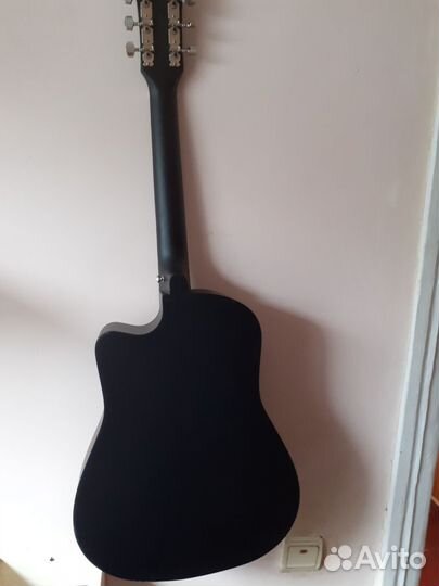 Акустическая гитара