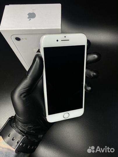 iPhone 8, 64 ГБ