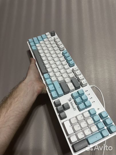 Игровая механическая клавиатура белая