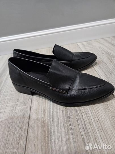 Лоферы женские