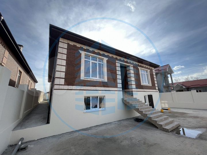 Дом 215,7 м² на участке 6 сот.